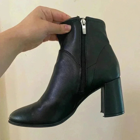 MARC FISHER DYVINE WOMENS BLACK BLOCK HEEL ANKLE BOOTIE SIZE 9 - Picture 2 of 7